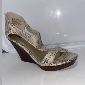 Snake Metallic Print Wage Sandals